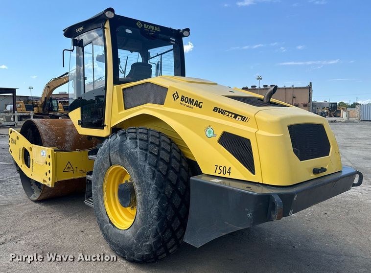 image for item EE0078 2018 Bomag 211D-5 single drum vibratory roller