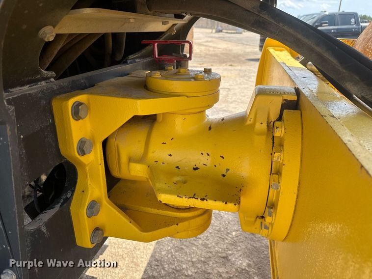 image for item EE0078 2018 Bomag 211D-5 single drum vibratory roller