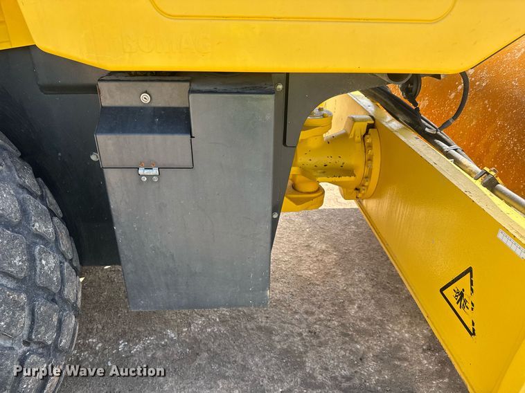 image for item EE0078 2018 Bomag 211D-5 single drum vibratory roller