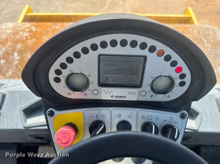 image for item EE0078 2018 Bomag 211D-5 single drum vibratory roller