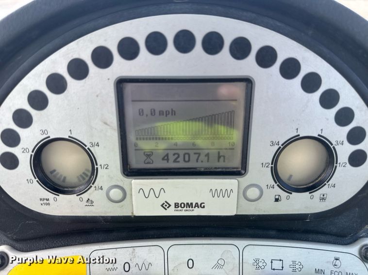 image for item EE0078 2018 Bomag 211D-5 single drum vibratory roller