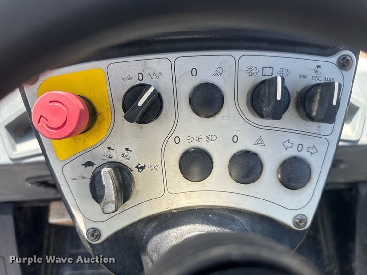 image for item EE0078 2018 Bomag 211D-5 single drum vibratory roller