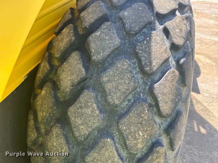 image for item EE0078 2018 Bomag 211D-5 single drum vibratory roller