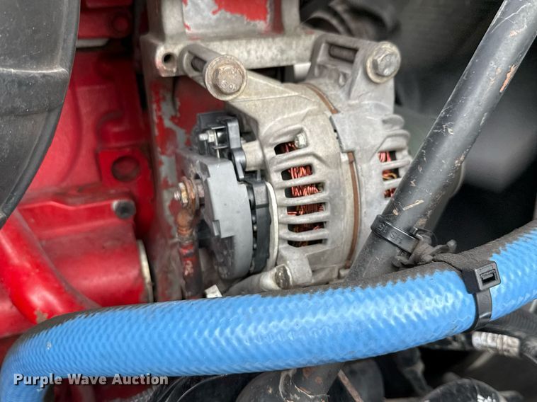 image for item EE0080 2013 Kenworth T800 semi truck