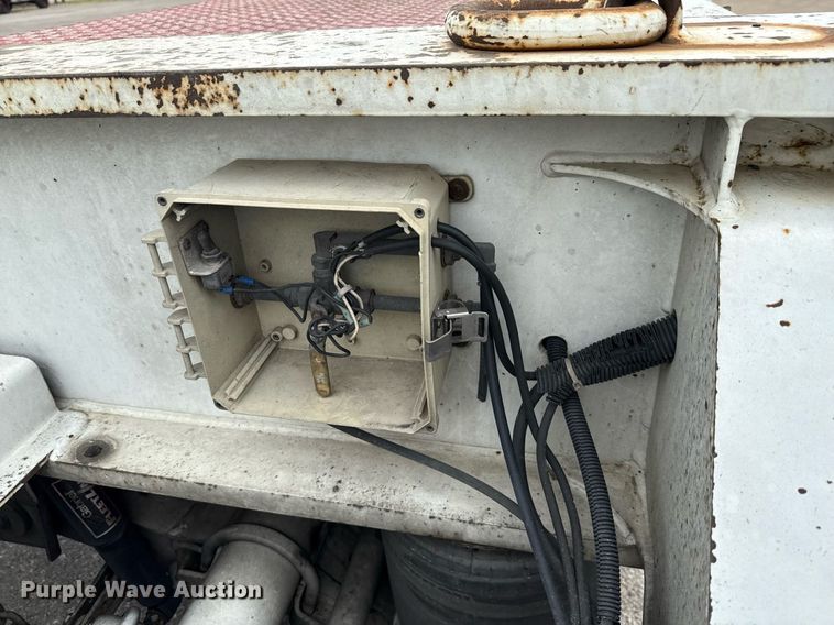 image for item EE0081 2015 Temisko LB-T3W-57 lowboy equipment trailer