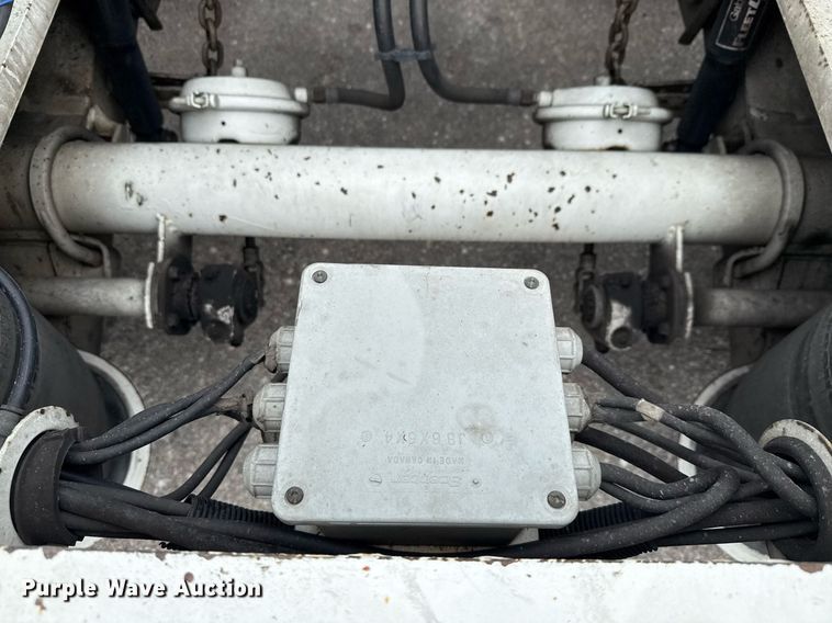 image for item EE0081 2015 Temisko LB-T3W-57 lowboy equipment trailer