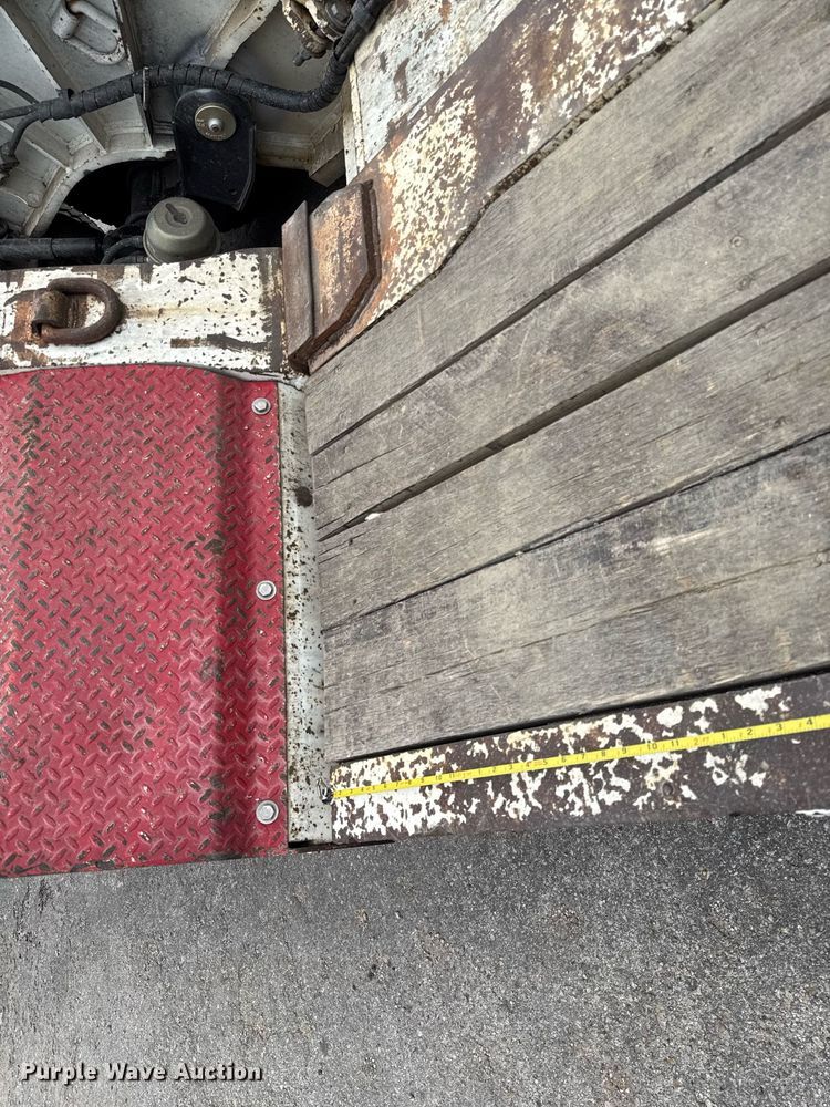 image for item EE0081 2015 Temisko LB-T3W-57 lowboy equipment trailer