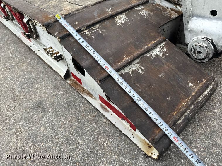 image for item EE0081 2015 Temisko LB-T3W-57 lowboy equipment trailer