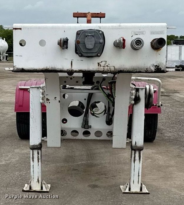 image for item EE0081 2015 Temisko LB-T3W-57 lowboy equipment trailer