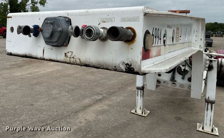 image for item EE0081 2015 Temisko LB-T3W-57 lowboy equipment trailer