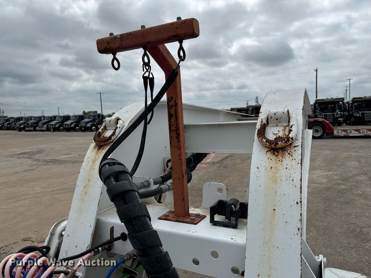 image for item EE0081 2015 Temisko LB-T3W-57 lowboy equipment trailer