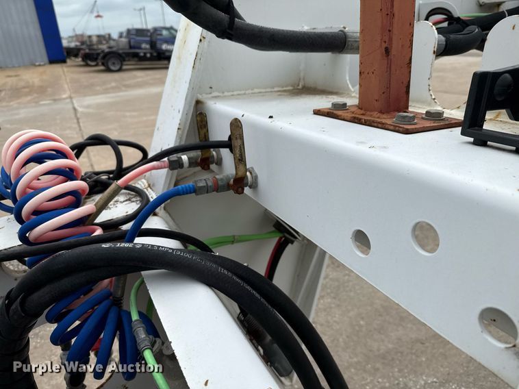 image for item EE0081 2015 Temisko LB-T3W-57 lowboy equipment trailer