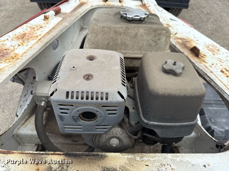 image for item EE0081 2015 Temisko LB-T3W-57 lowboy equipment trailer