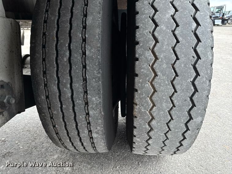 image for item EE0081 2015 Temisko LB-T3W-57 lowboy equipment trailer