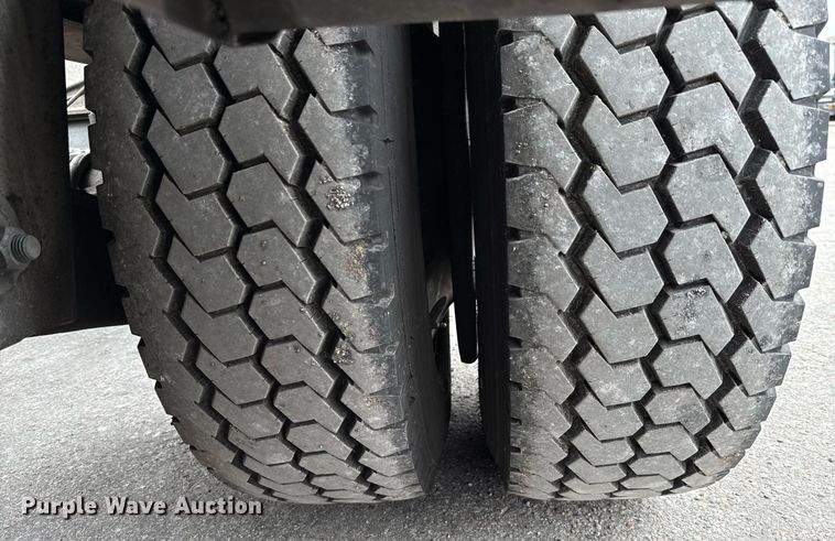 image for item EE0081 2015 Temisko LB-T3W-57 lowboy equipment trailer