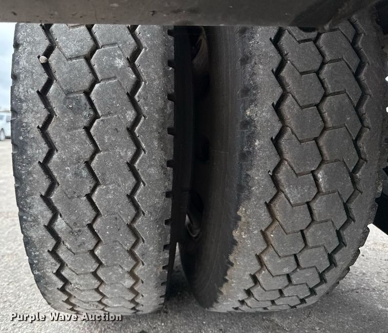 image for item EE0081 2015 Temisko LB-T3W-57 lowboy equipment trailer