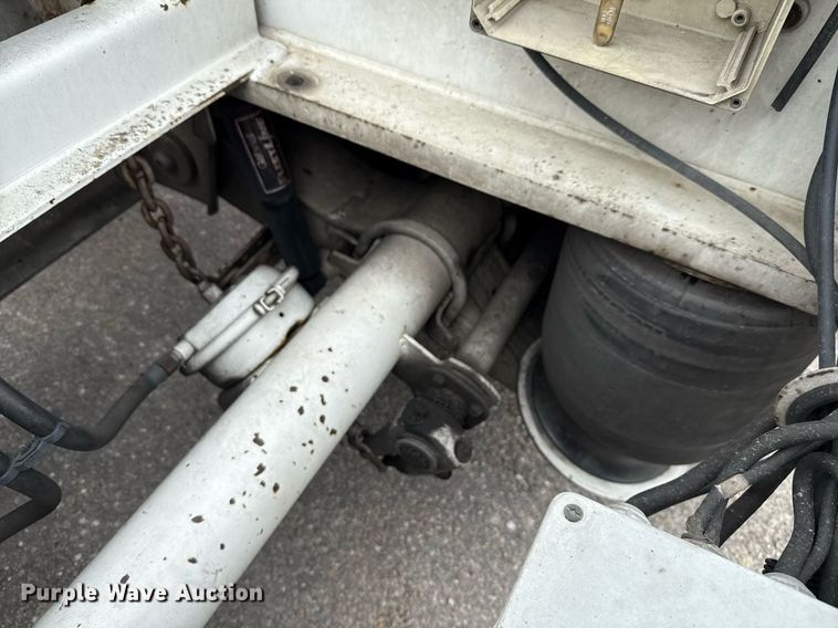 image for item EE0081 2015 Temisko LB-T3W-57 lowboy equipment trailer