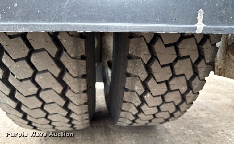 image for item EE0081 2015 Temisko LB-T3W-57 lowboy equipment trailer