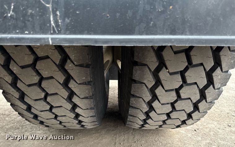 image for item EE0081 2015 Temisko LB-T3W-57 lowboy equipment trailer