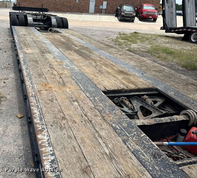 image for item EE0082 2016 Trail King TK130HDG-102 lowboy equipment trailer