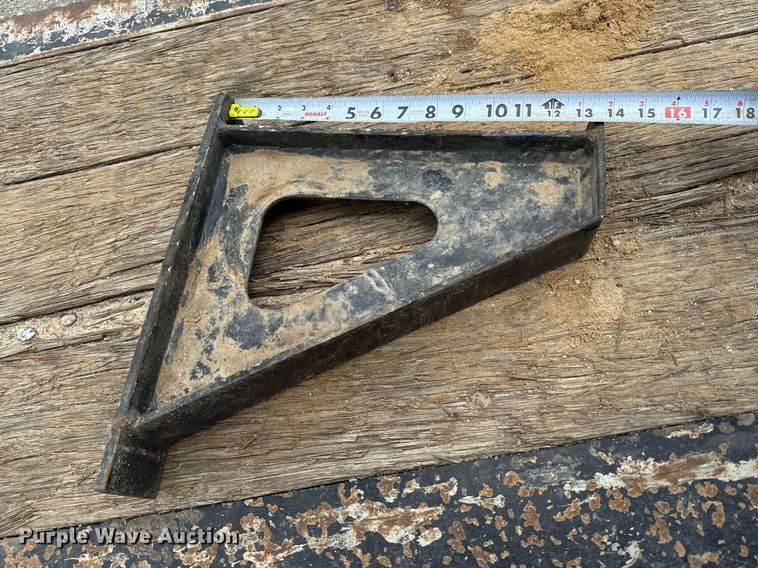 image for item EE0082 2016 Trail King TK130HDG-102 lowboy equipment trailer