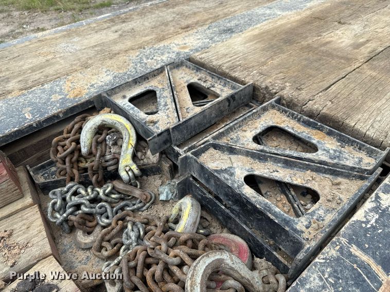 image for item EE0082 2016 Trail King TK130HDG-102 lowboy equipment trailer