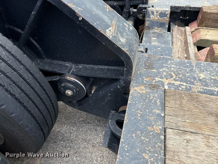 image for item EE0082 2016 Trail King TK130HDG-102 lowboy equipment trailer