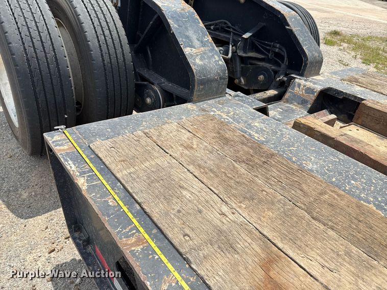 image for item EE0082 2016 Trail King TK130HDG-102 lowboy equipment trailer