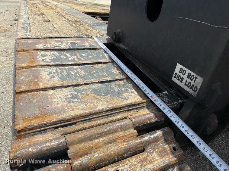 image for item EE0082 2016 Trail King TK130HDG-102 lowboy equipment trailer