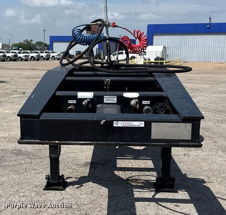 image for item EE0082 2016 Trail King TK130HDG-102 lowboy equipment trailer