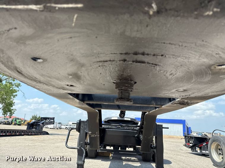 image for item EE0082 2016 Trail King TK130HDG-102 lowboy equipment trailer