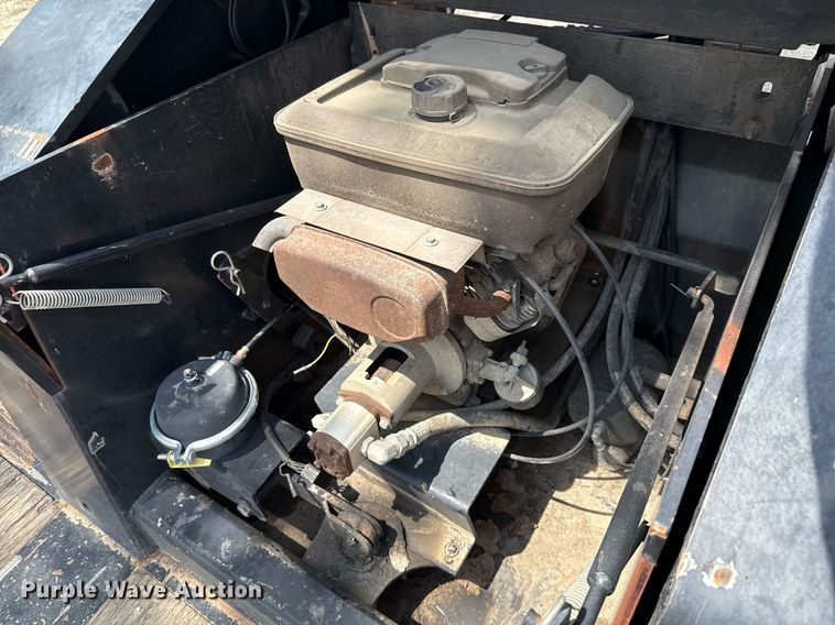 image for item EE0082 2016 Trail King TK130HDG-102 lowboy equipment trailer