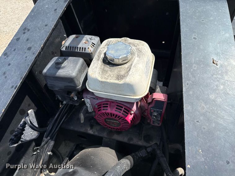 image for item EE0082 2016 Trail King TK130HDG-102 lowboy equipment trailer