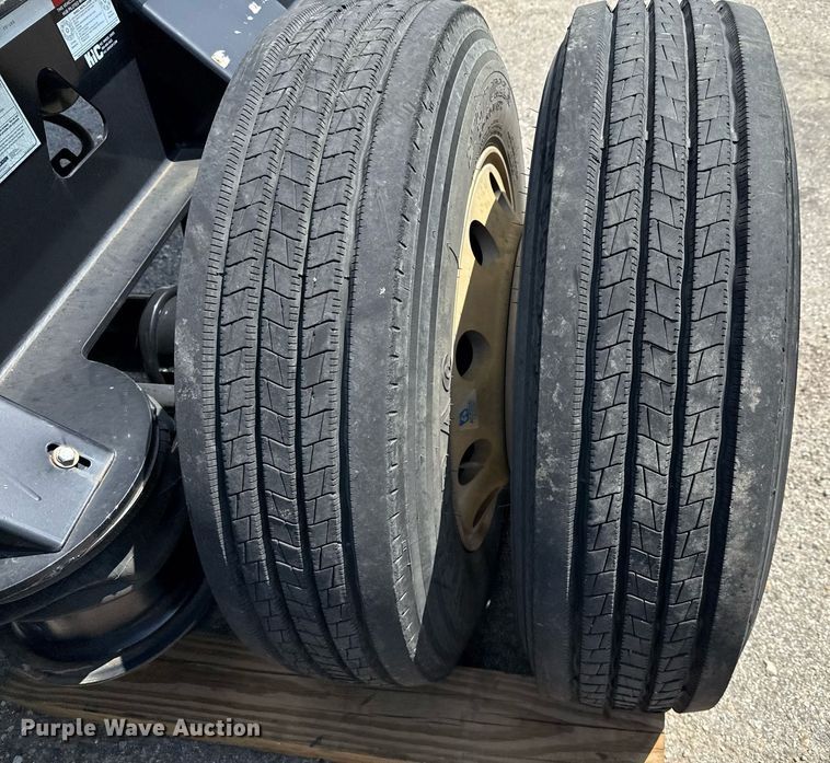 image for item EE0082 2016 Trail King TK130HDG-102 lowboy equipment trailer