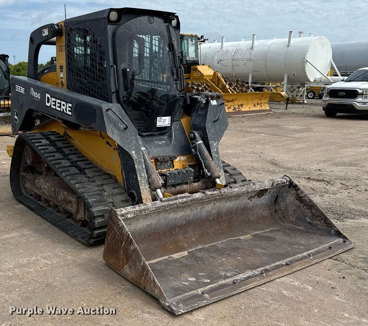 image for item EE0083 2016 John Deere 333E tracked skid steer loader