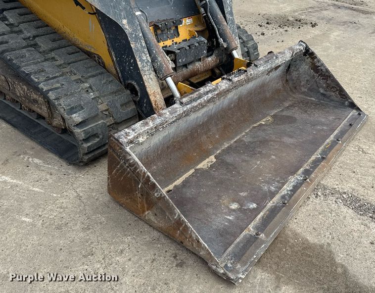 image for item EE0083 2016 John Deere 333E tracked skid steer loader