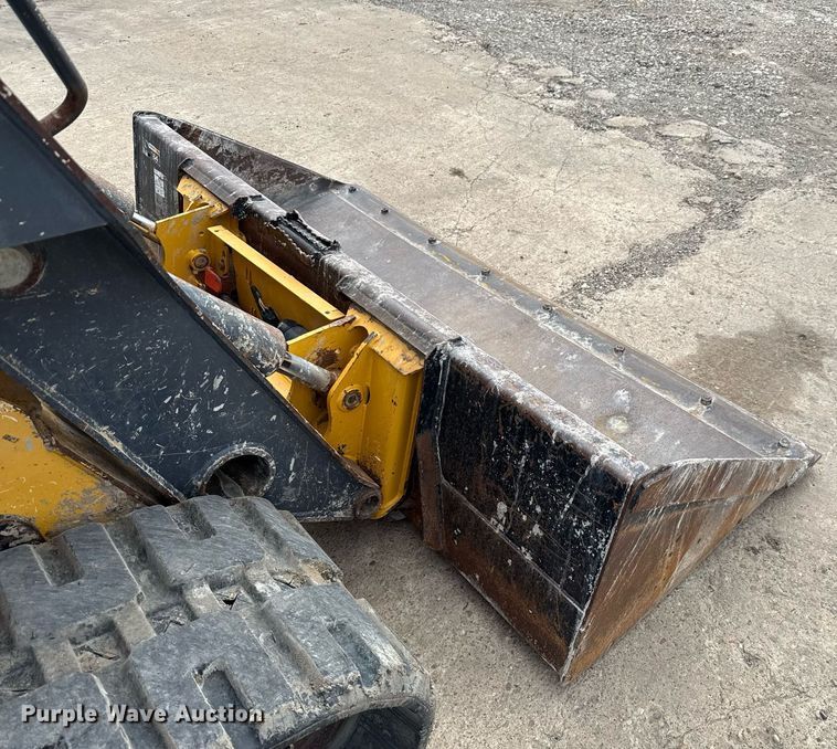 image for item EE0083 2016 John Deere 333E tracked skid steer loader