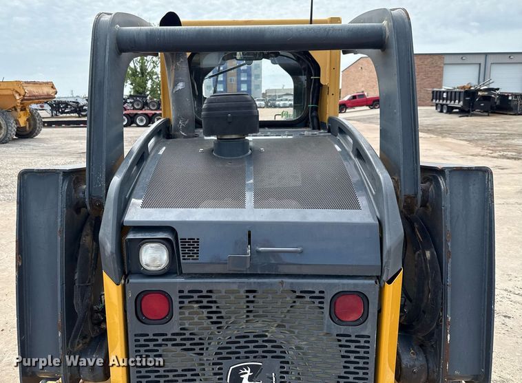image for item EE0083 2016 John Deere 333E tracked skid steer loader