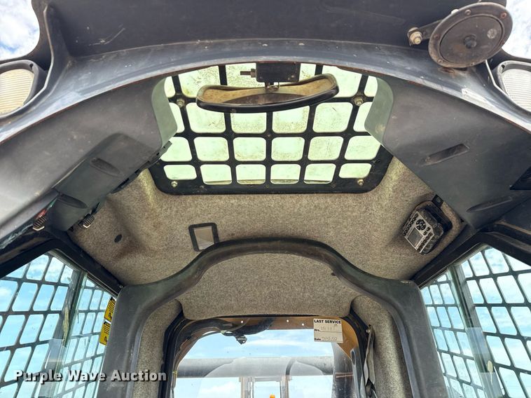 image for item EE0083 2016 John Deere 333E tracked skid steer loader