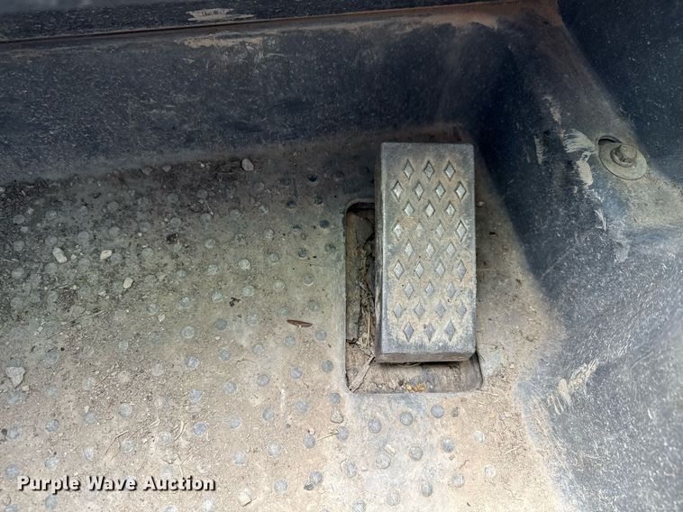 image for item EE0083 2016 John Deere 333E tracked skid steer loader