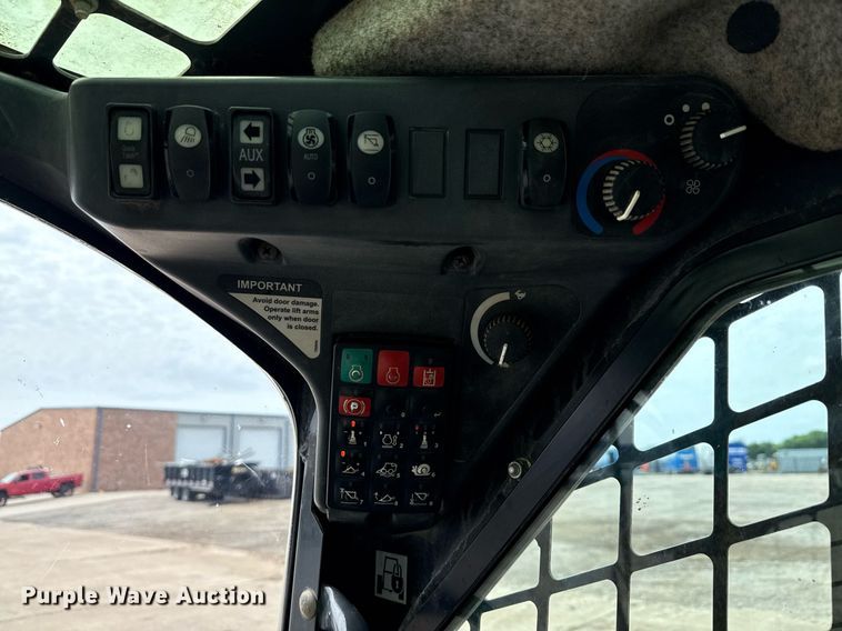 image for item EE0083 2016 John Deere 333E tracked skid steer loader