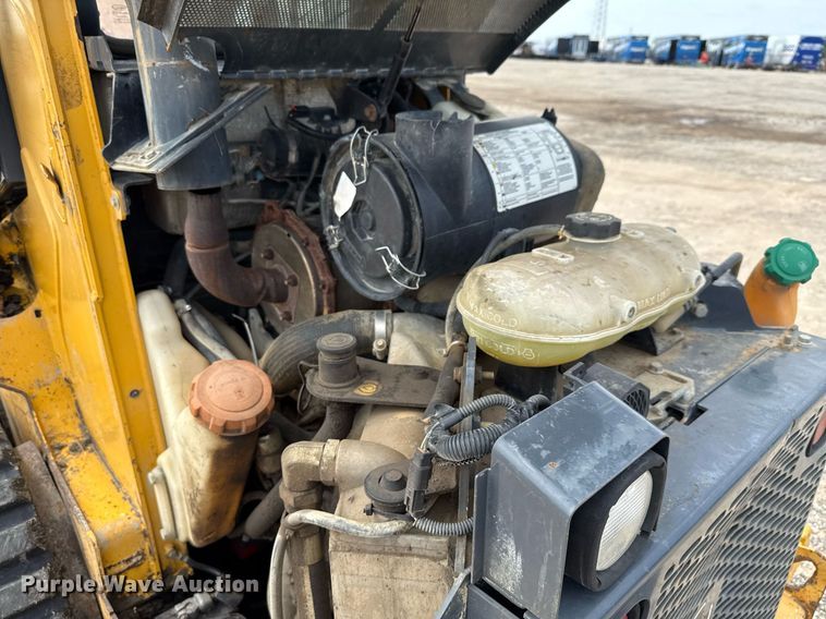 image for item EE0083 2016 John Deere 333E tracked skid steer loader