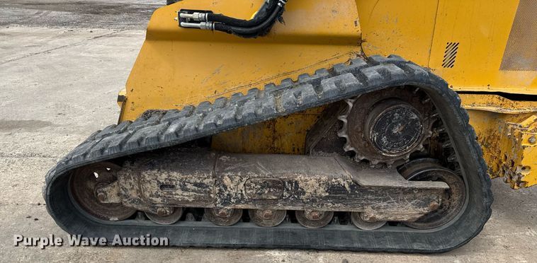 image for item EE0083 2016 John Deere 333E tracked skid steer loader