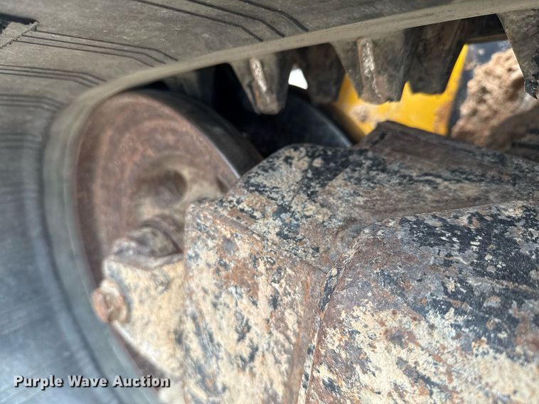 image for item EE0083 2016 John Deere 333E tracked skid steer loader