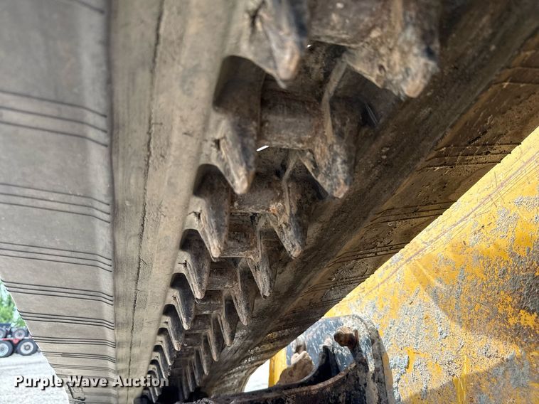 image for item EE0083 2016 John Deere 333E tracked skid steer loader