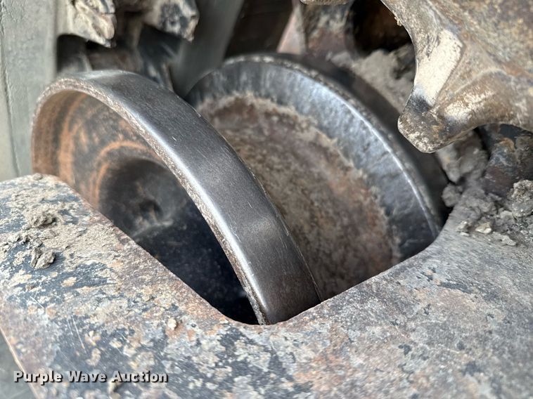 image for item EE0083 2016 John Deere 333E tracked skid steer loader