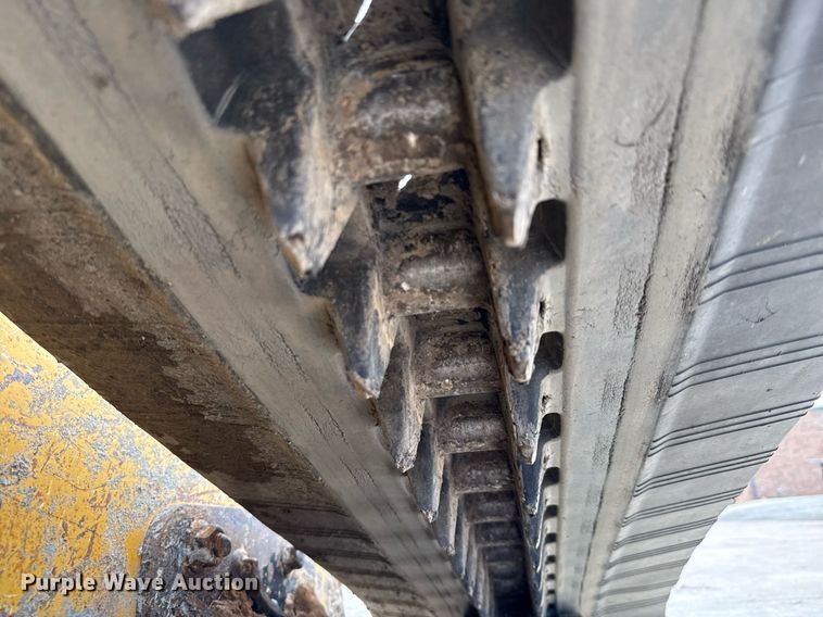 image for item EE0083 2016 John Deere 333E tracked skid steer loader