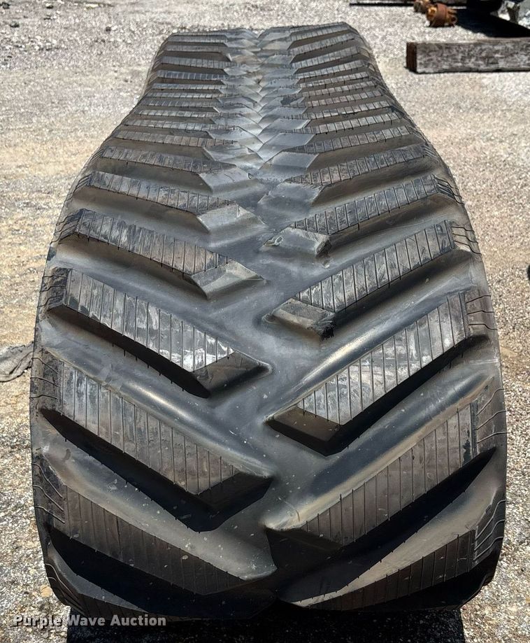 image for item EE0085 ITR dozer track