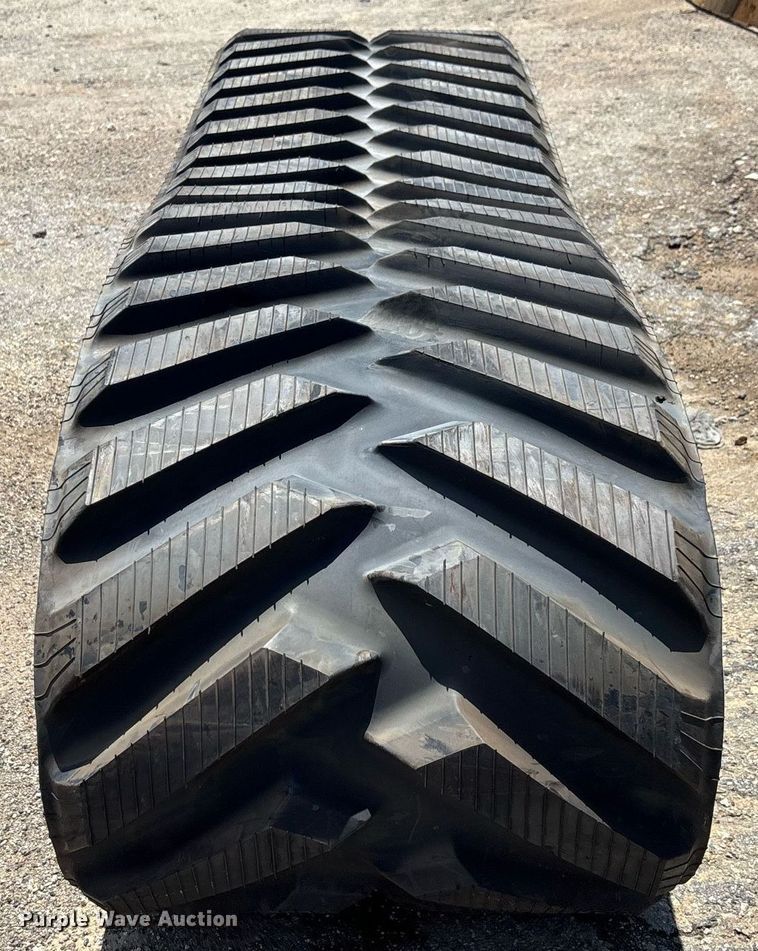 image for item EE0085 ITR dozer track