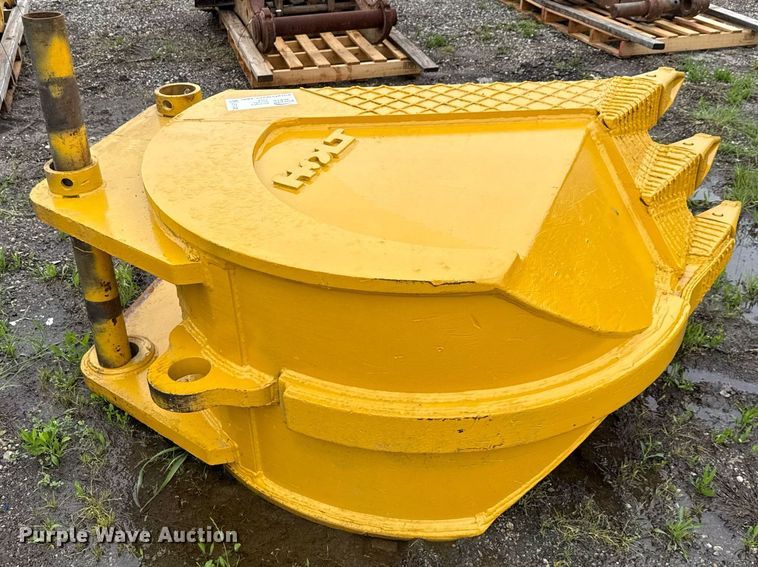 image for item EF3102 Tooth Pro 40RB30 v-bottom bucket